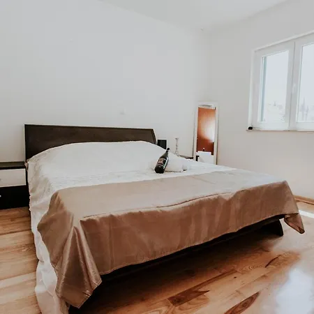 One Bedroom At 25 M Away From The With Sea View Furnished Balcony And Wifi * Trogir