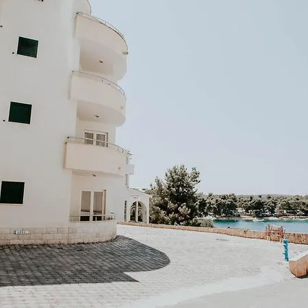 Apartment One Bedroom At 25 M Away From The With Sea View Furnished Balcony And Wifi